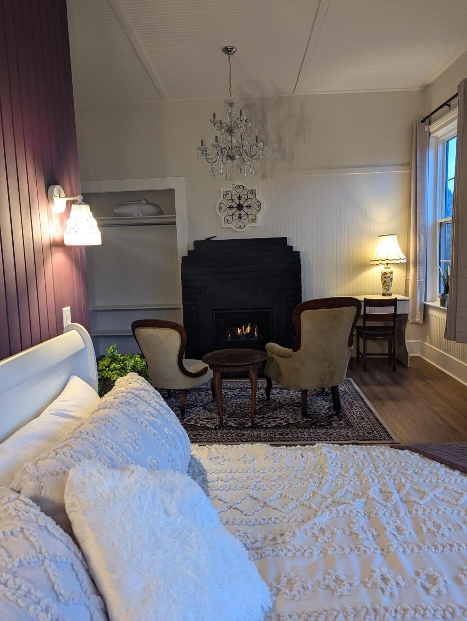Woodside Farm Country Inn Sooke Buitenkant foto
