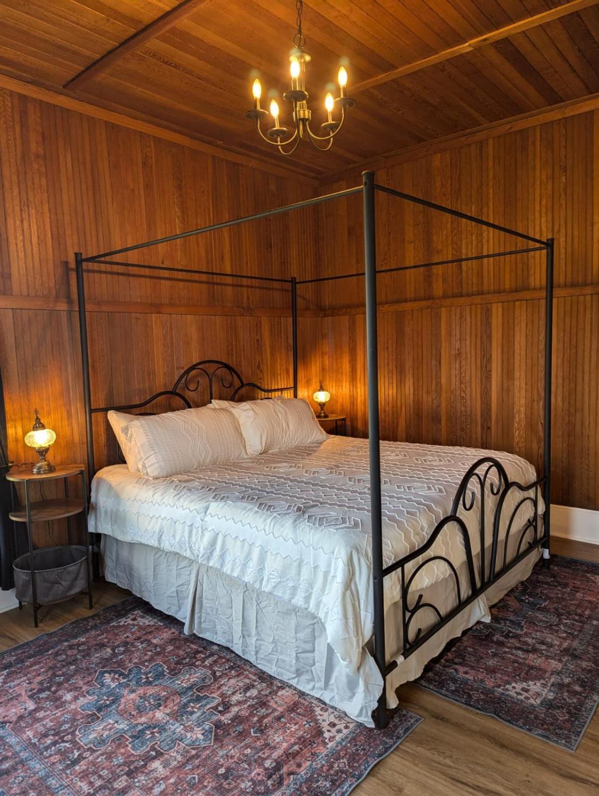 Woodside Farm Country Inn Sooke Buitenkant foto