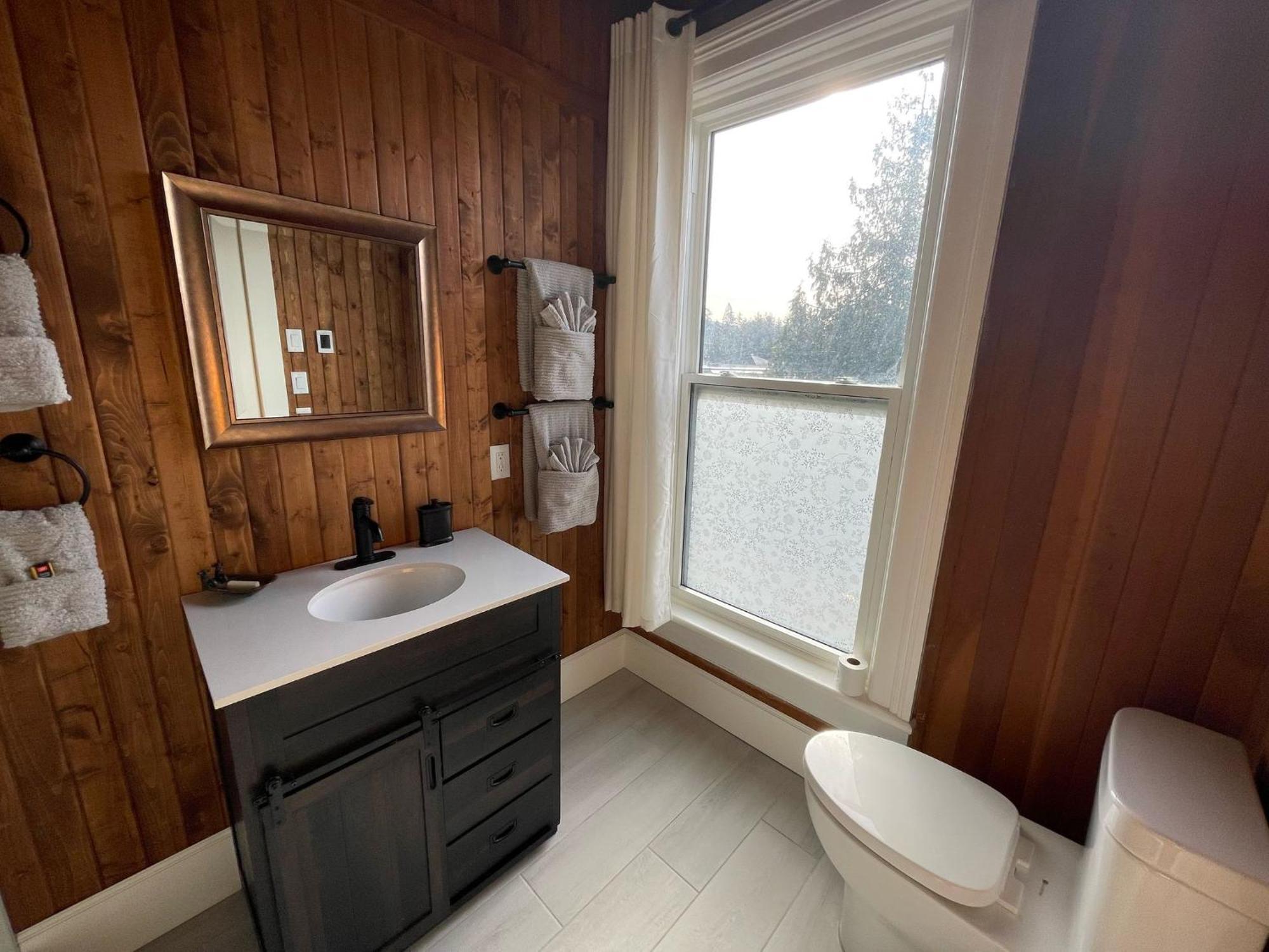 Woodside Farm Country Inn Sooke Buitenkant foto