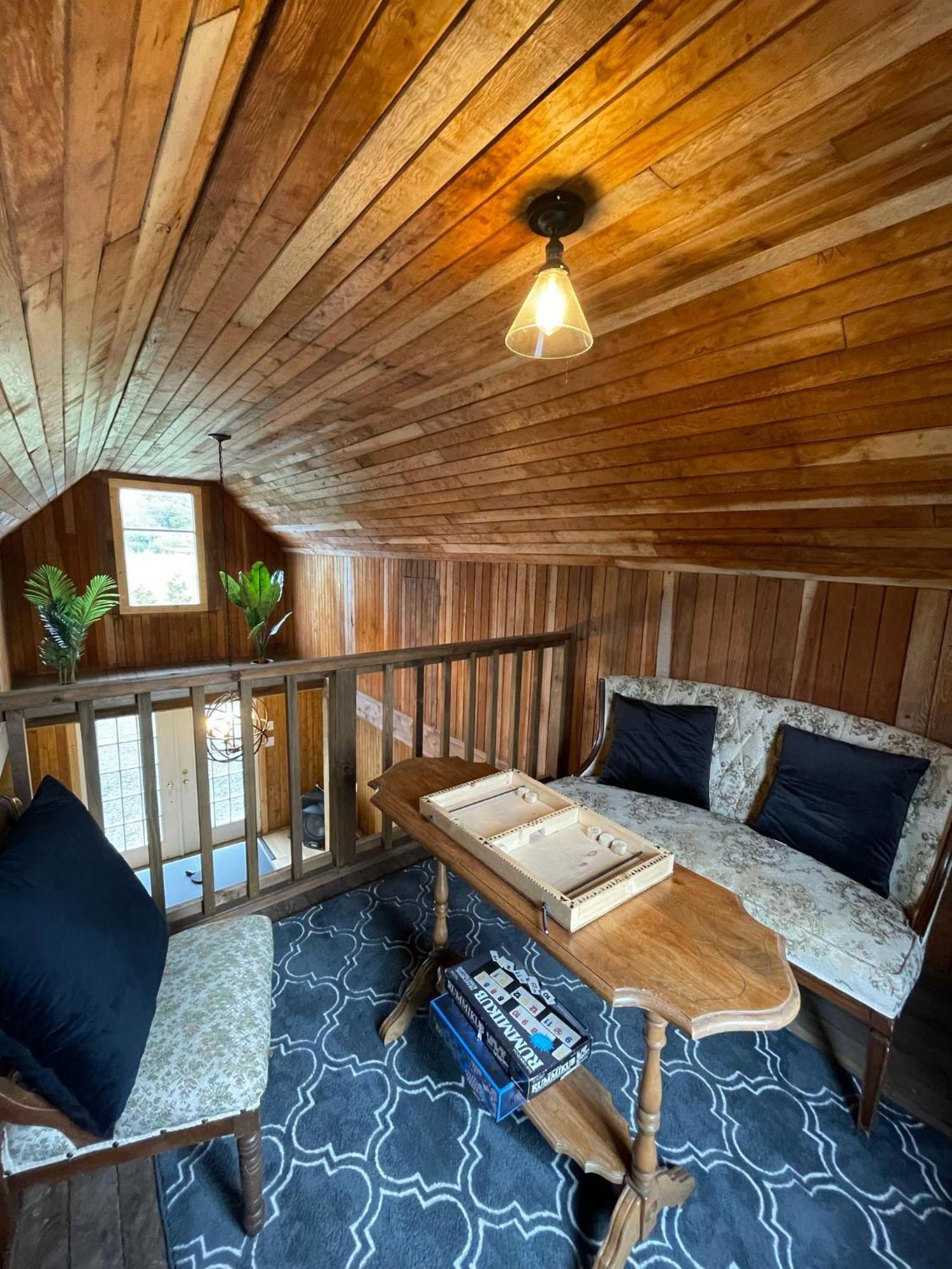 Woodside Farm Country Inn Sooke Buitenkant foto