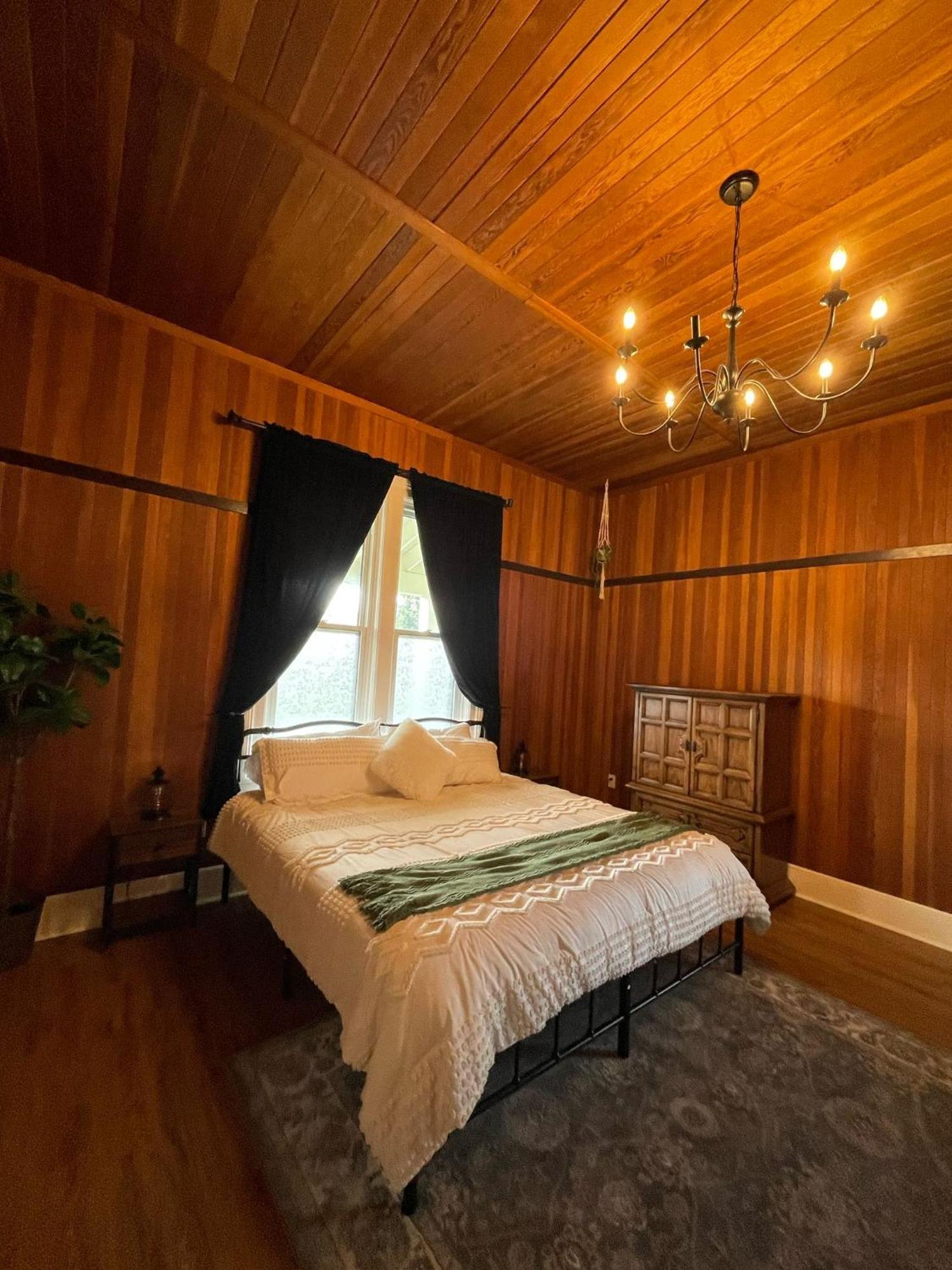 Woodside Farm Country Inn Sooke Buitenkant foto